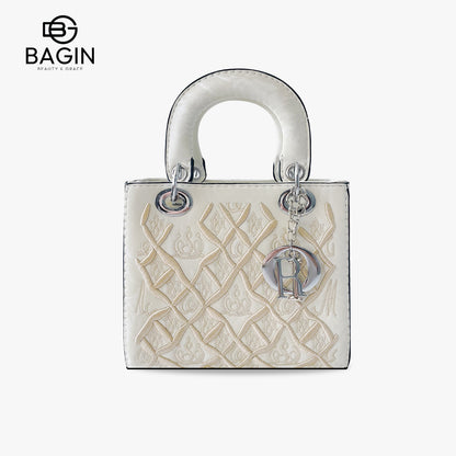 Túi Dior Lady đính kết thủ công cao cấp - Túi hình lưới tổ ong thêu hoa văn tinh xảo, thiết kế đa năng đeo chéo hoặc xách tay, đi kèm khăn lụa thời trang[gy-848]