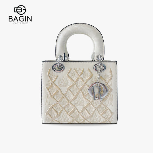 Túi Dior Lady đính kết thủ công cao cấp - Túi hình lưới tổ ong thêu hoa văn tinh xảo, thiết kế đa năng đeo chéo hoặc xách tay, đi kèm khăn lụa thời trang[gy-848]