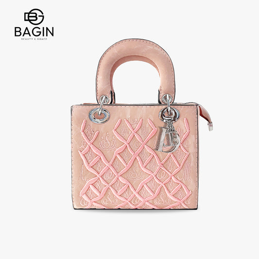 Túi Dior Lady đính kết thủ công cao cấp - Túi hình lưới tổ ong thêu hoa văn tinh xảo, thiết kế đa năng đeo chéo hoặc xách tay, đi kèm khăn lụa thời trang[gy-848]